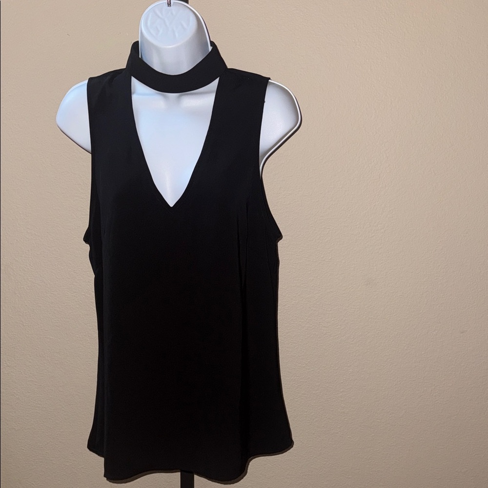 Atoms & Here Chic Black Sleeveless Collar V-neck Women's Blouse Women’s Size 10